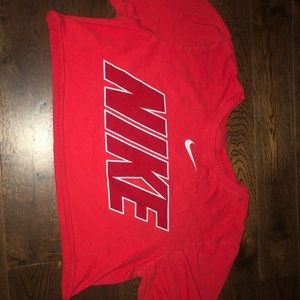 Cropped Nike shirt